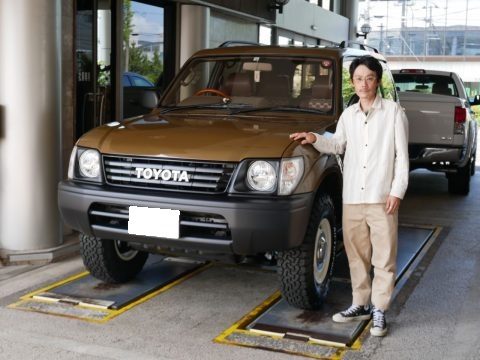 オリーブブラウンにオールペンされた９５プラドを納車させて頂きました🚙💨